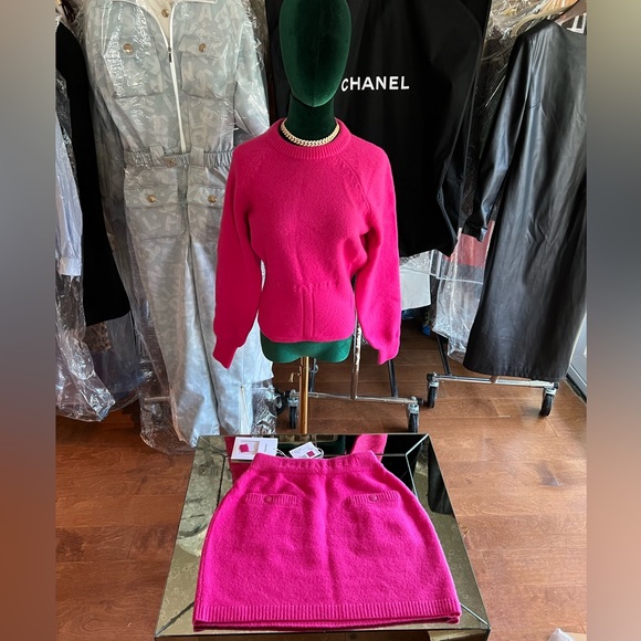 NWT AUTHENTIC CHANEL 22B knitted Fuchsia Skirt size 36 - Picture 4 of 9